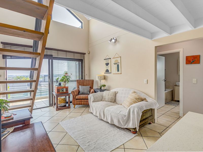 Apartment For Sale in Douglasdale - Photo 5