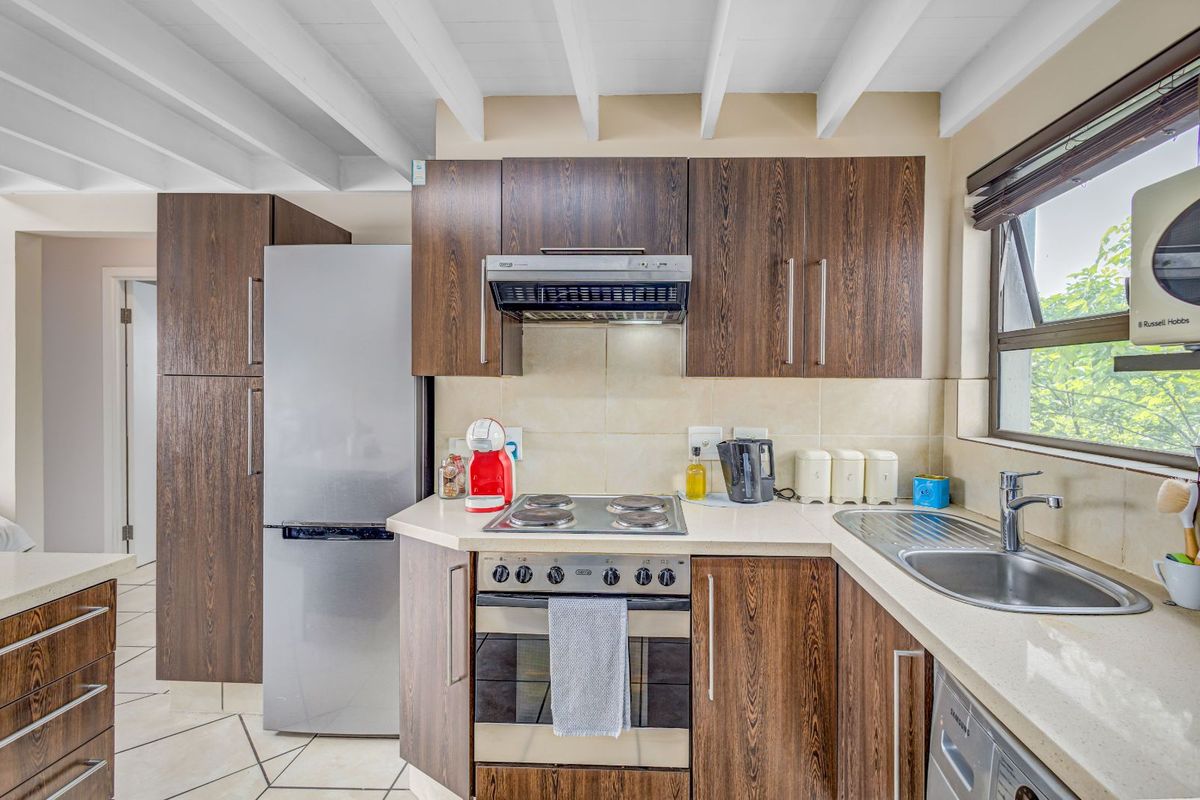 Apartment For Sale in Douglasdale - Photo 2