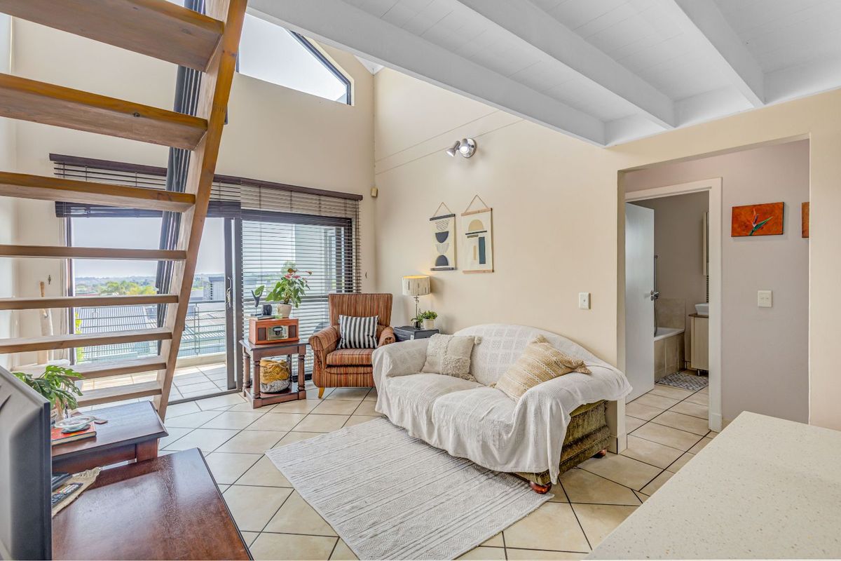 Apartment For Sale in Douglasdale - Photo 4