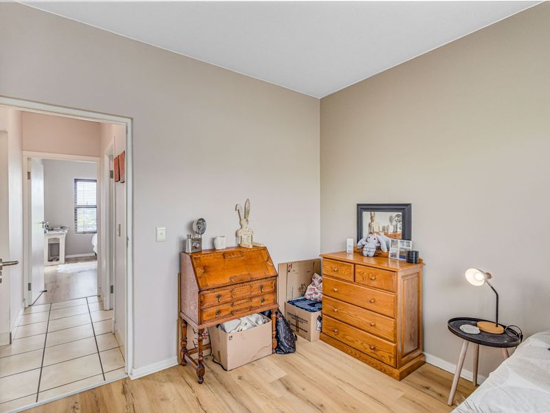 Apartment For Sale in Douglasdale - Photo 9