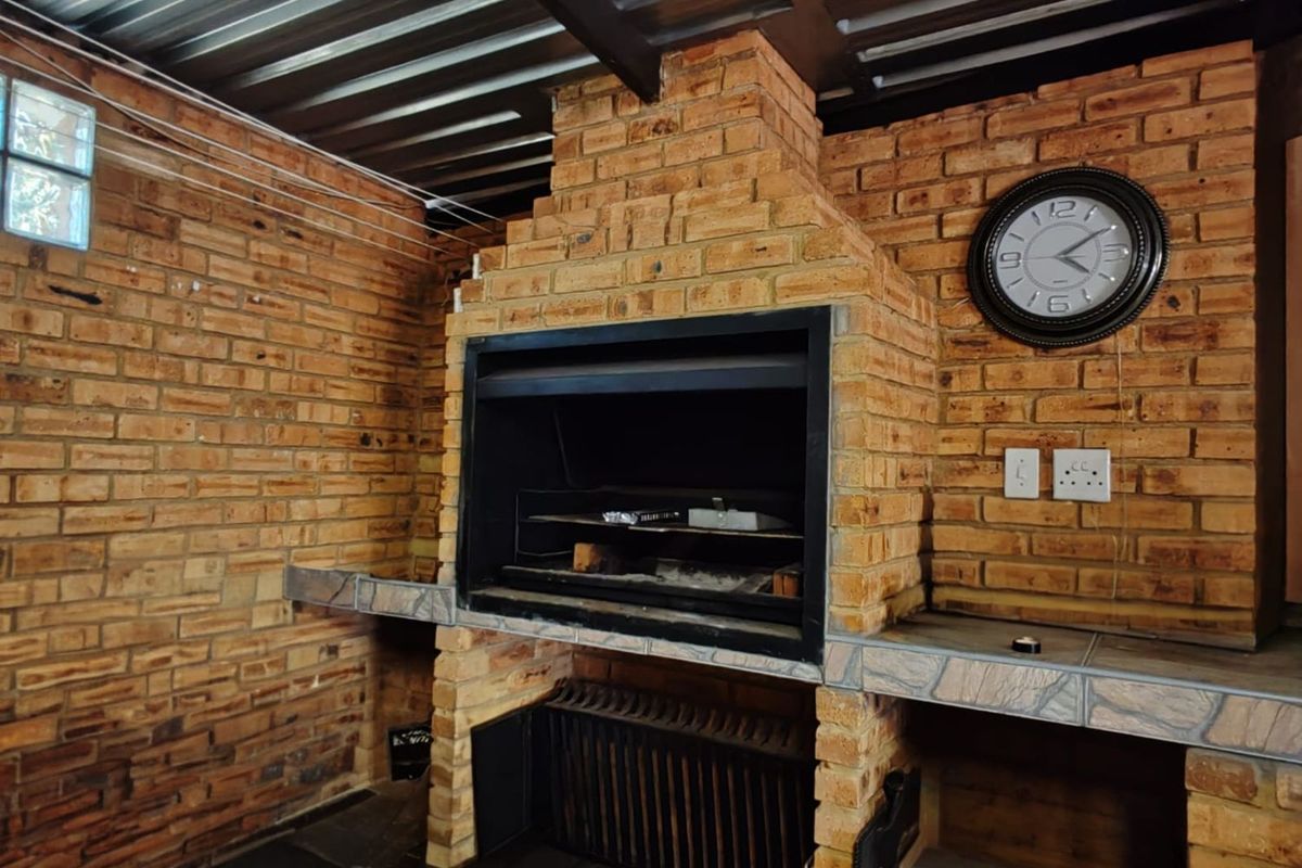 House For Sale in Crystal Park - Photo 2