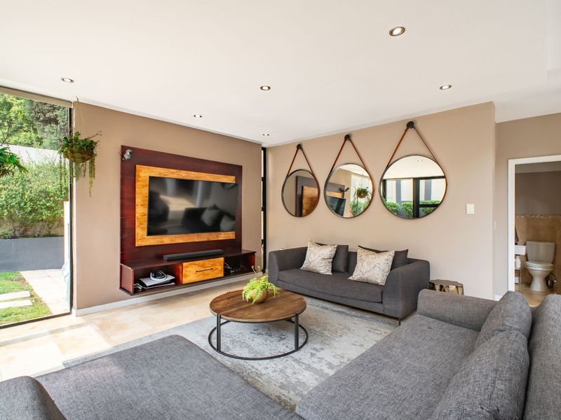 Townhouse For Sale in Bryanston - Photo 4