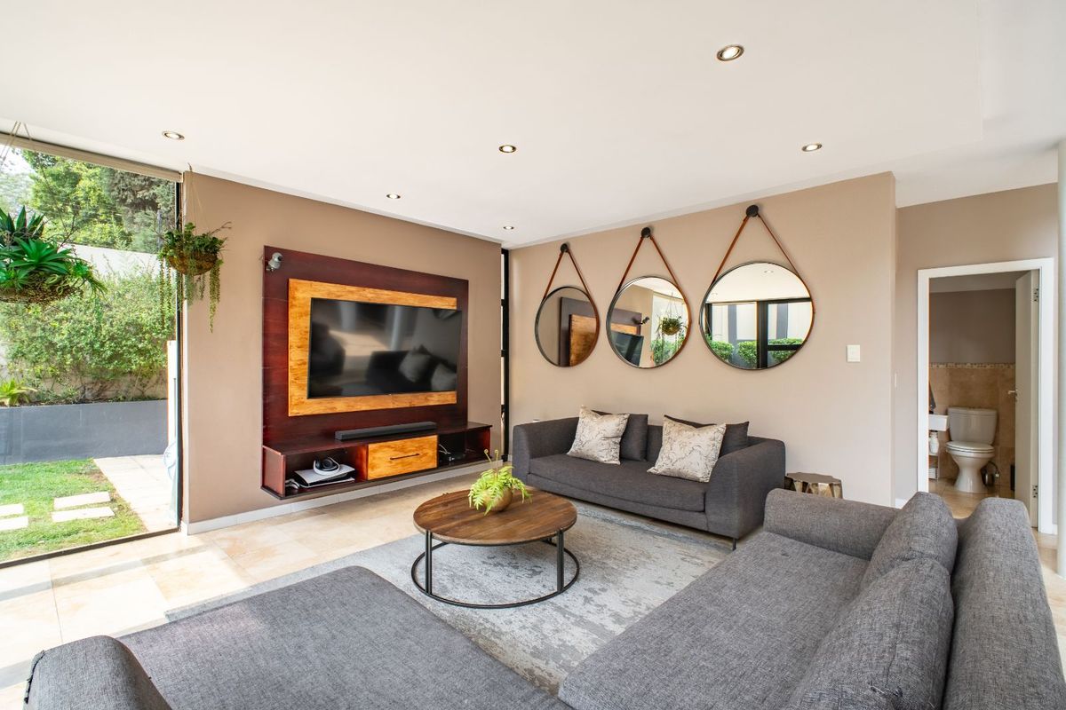 Townhouse For Sale in Bryanston - Photo 4