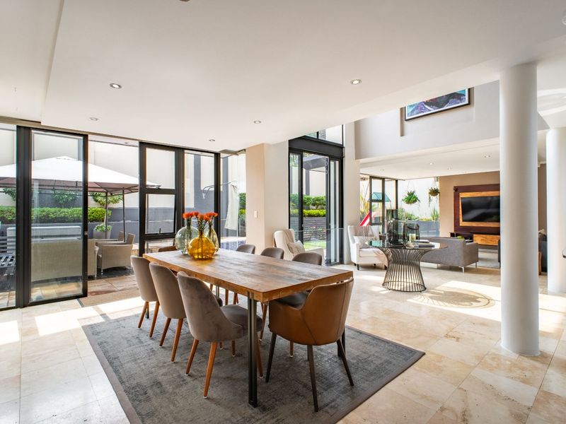 Townhouse For Sale in Bryanston - Photo 2