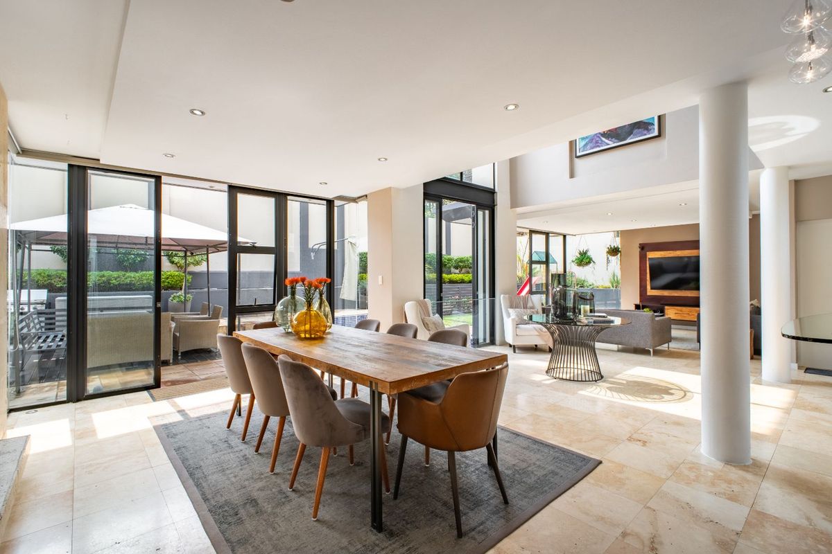 Townhouse For Sale in Bryanston - Photo 2