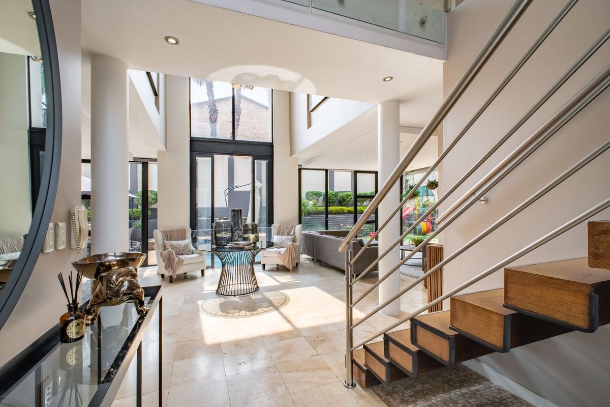 Townhouse For Sale in Bryanston - Photo 3