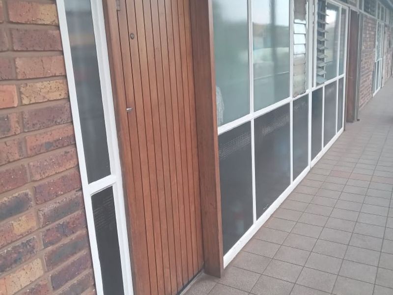 Apartment For Sale in Muckleneuk - Photo 2