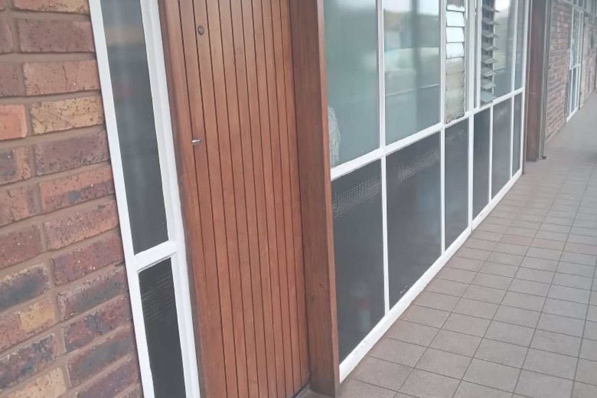 Apartment For Sale in Muckleneuk - Photo 2