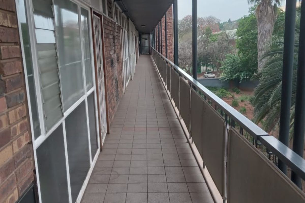 Apartment For Sale in Muckleneuk - Photo 3