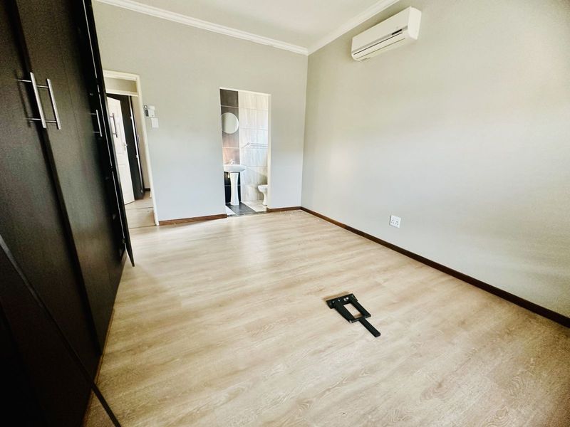 Townhouse For Sale in Terra Nova - Photo 7