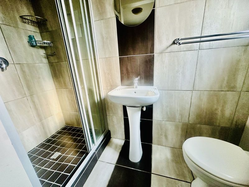 Townhouse For Sale in Terra Nova - Photo 9