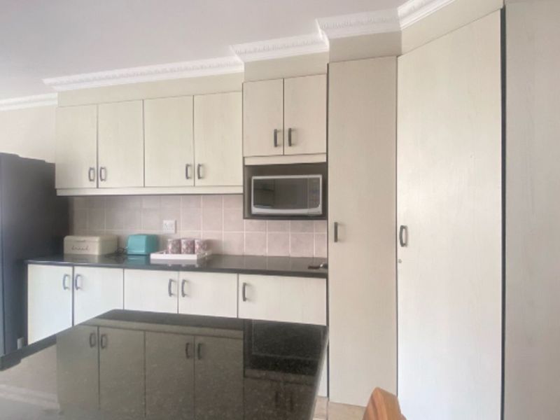 Apartment For Sale in Amanzimtoti - Photo 3