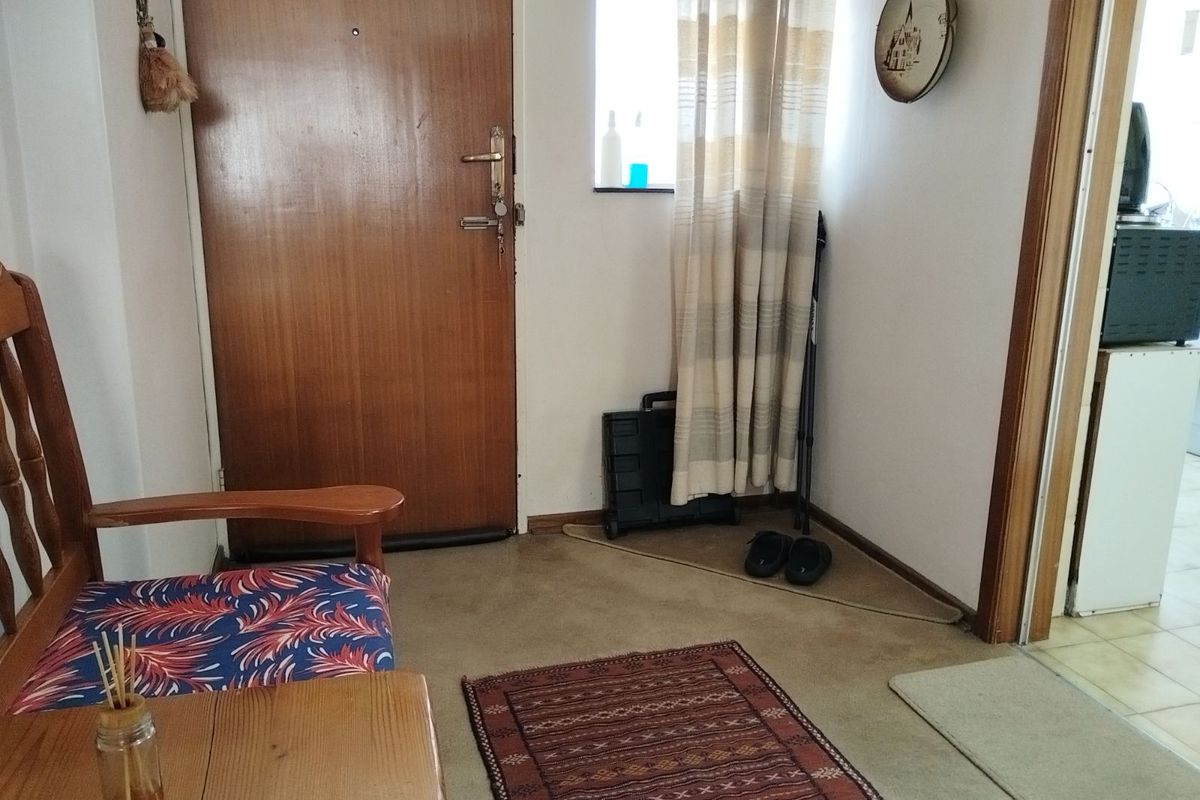 Apartment For Sale in Parktown - Photo 3