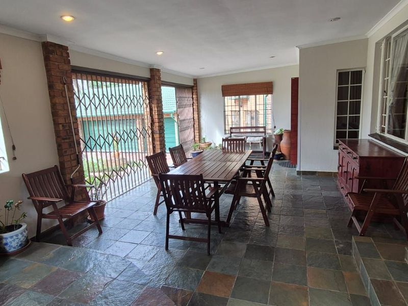 House For Sale in Strijdompark - Photo 3