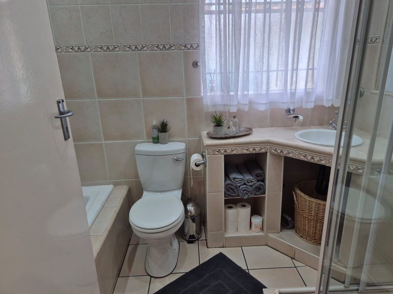 House For Sale in Strijdompark - Photo 9