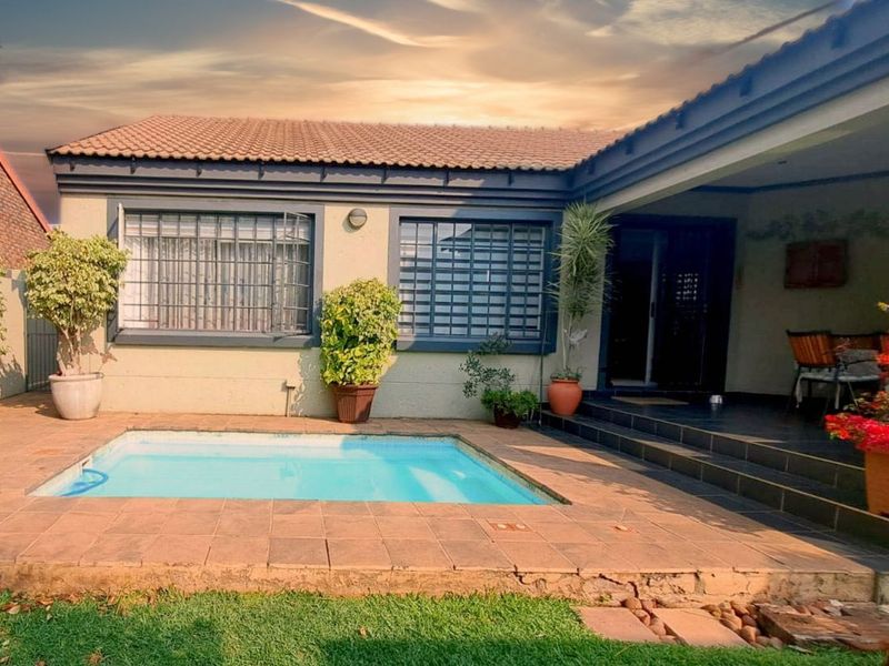 House For Sale in Amberfield Glen - Photo 5