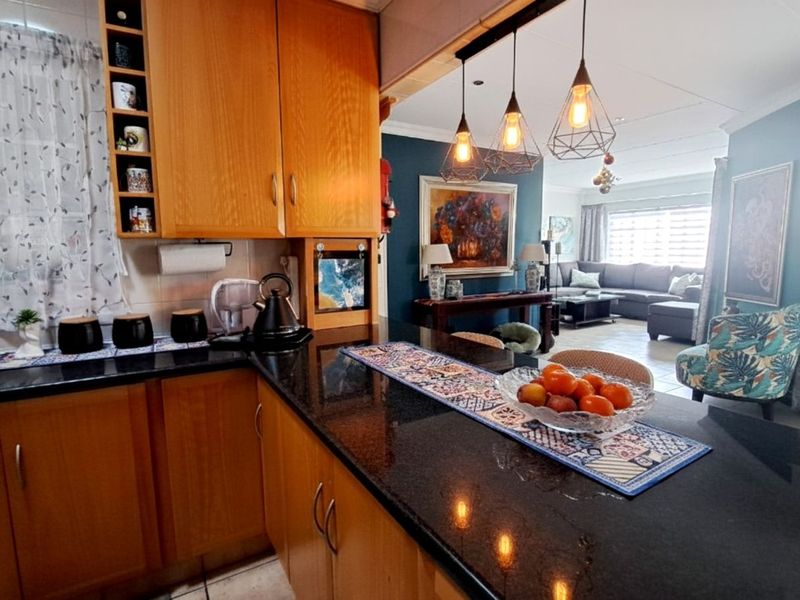 House For Sale in Amberfield Glen - Photo 10