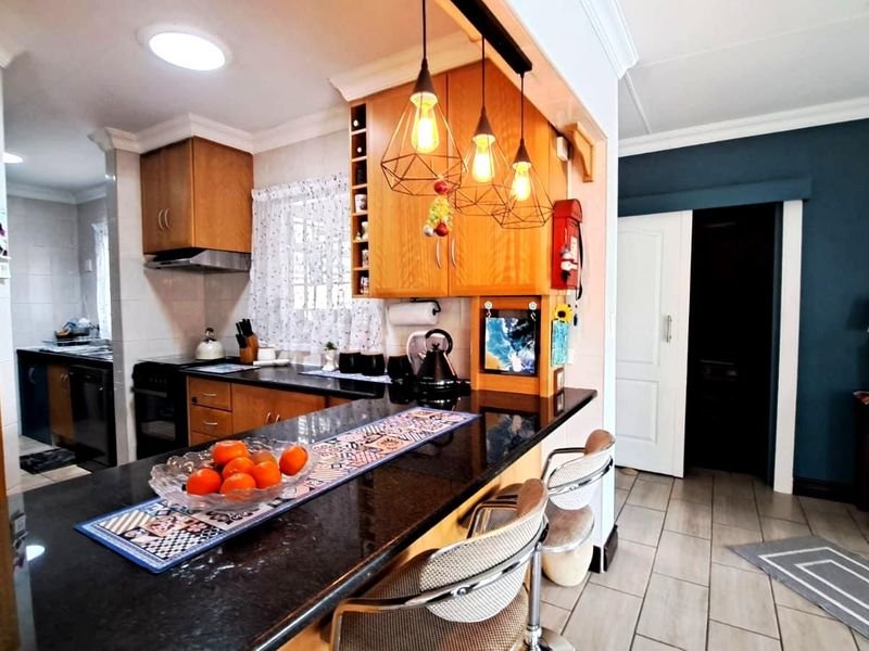 House For Sale in Amberfield Glen - Photo 8