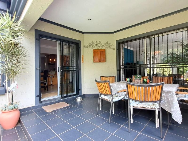 House For Sale in Amberfield Glen - Photo 4