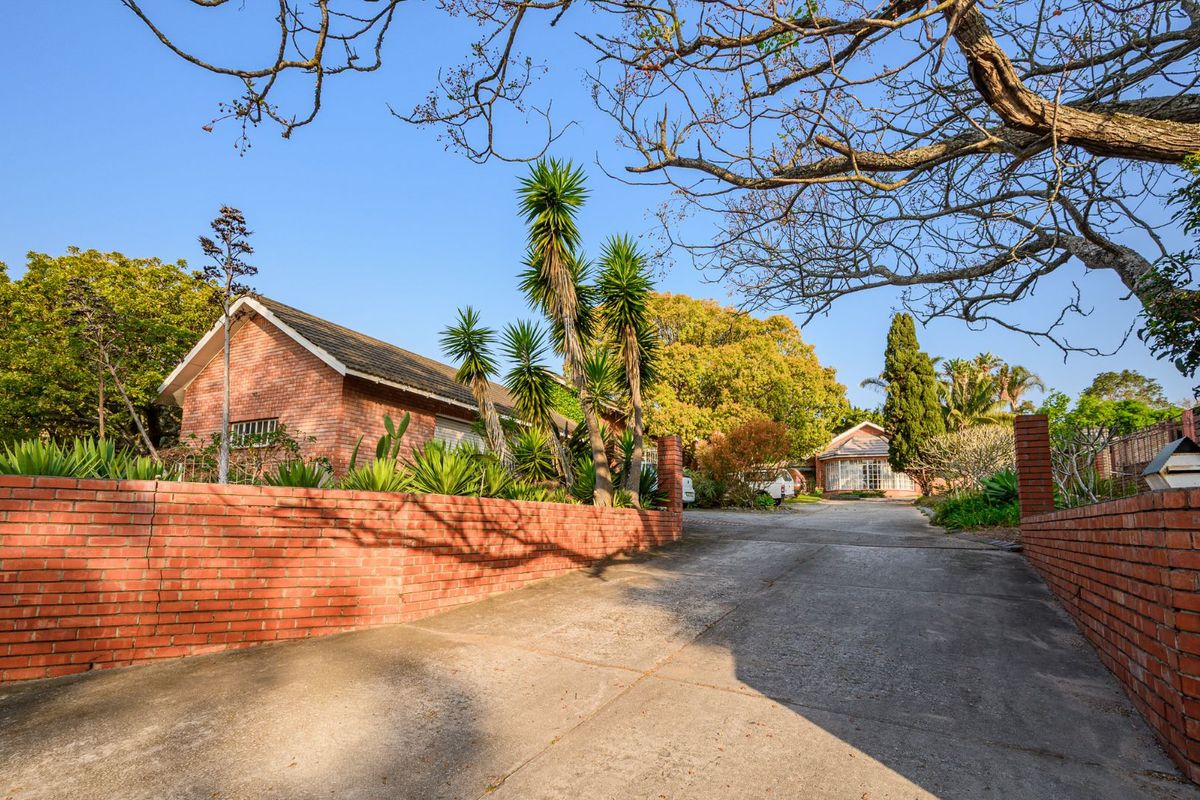 House For Sale in Weybridge Park - Photo 3