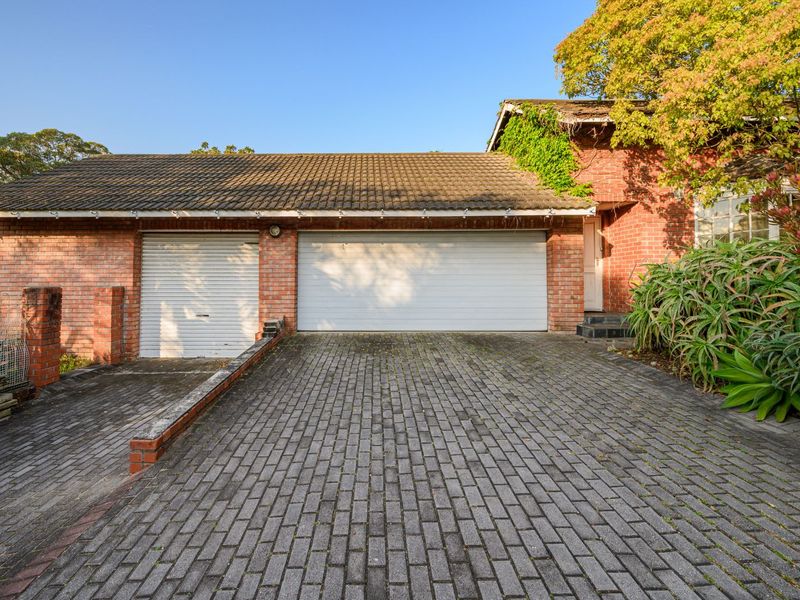 House For Sale in Weybridge Park - Photo 7