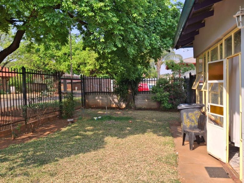 House For Sale in Mountain View - Photo 4