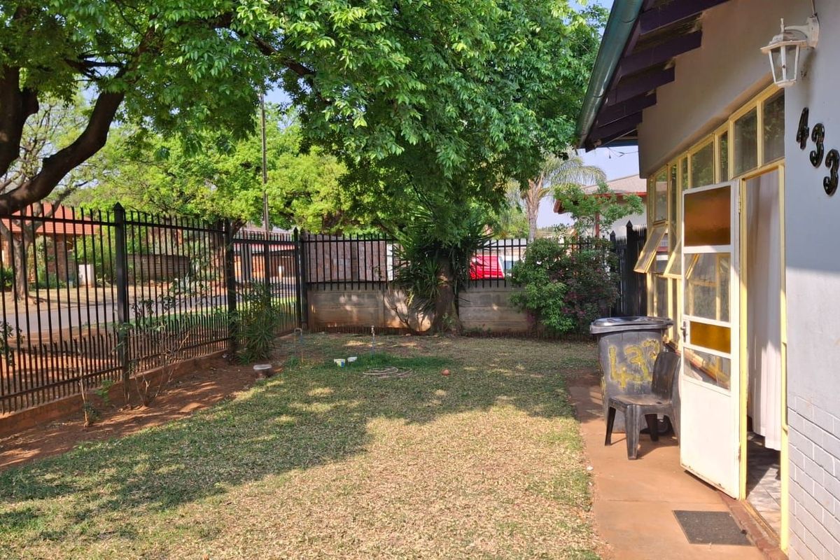 House For Sale in Mountain View - Photo 4