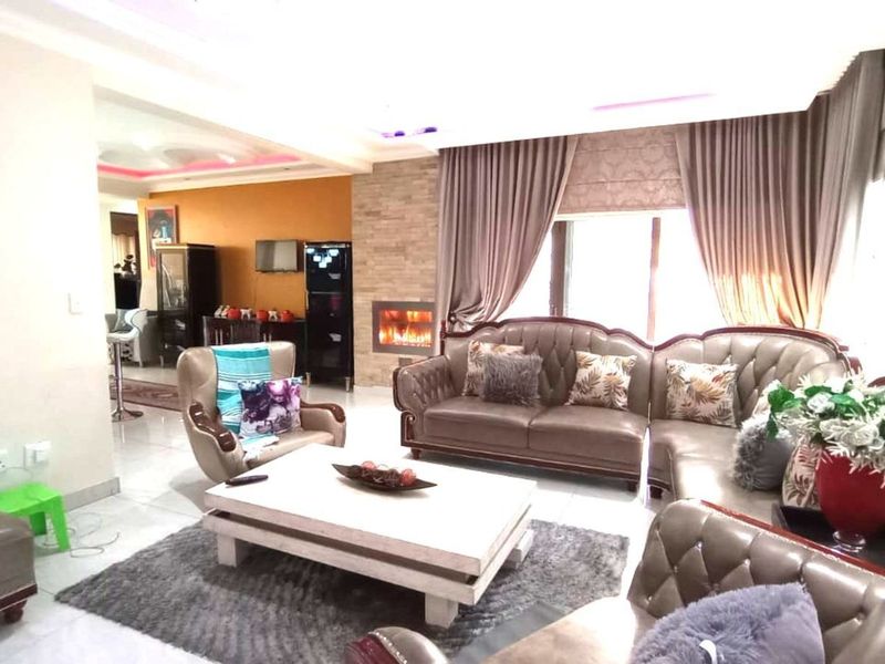 House For Sale in Blue Valley Golf Estate - Photo 4