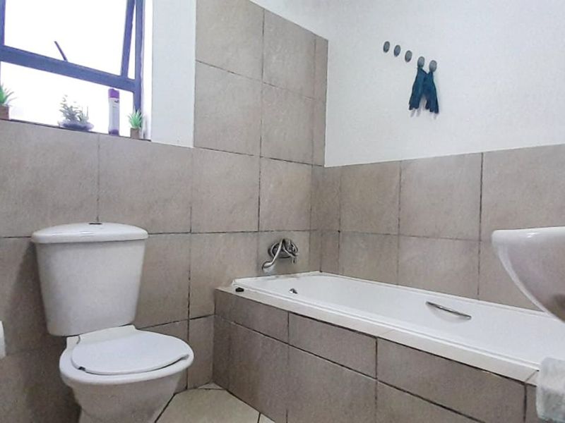 Apartment For Sale in Witpoortjie - Photo 10