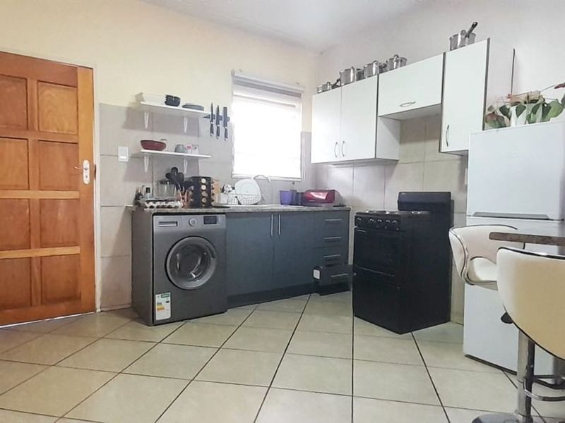Apartment For Sale in Witpoortjie - Photo 8