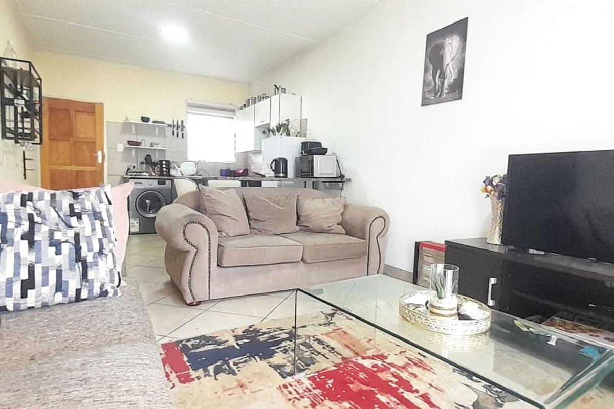 Apartment For Sale in Witpoortjie - Photo 5