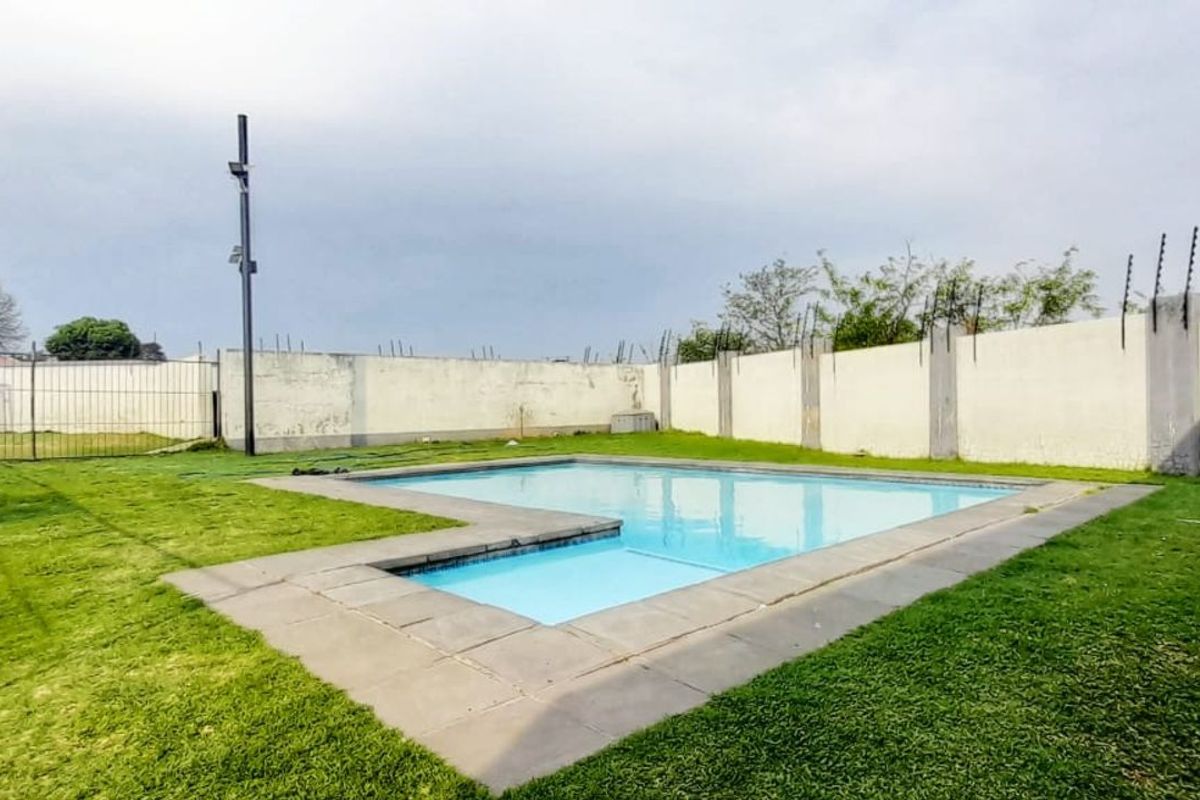 Apartment For Sale in Witpoortjie - Photo 4