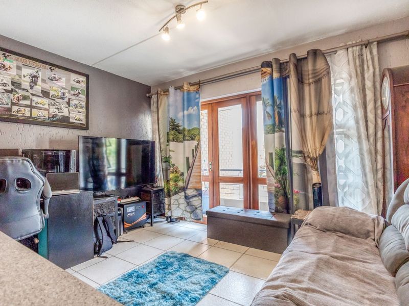 Apartment For Sale in Ferndale - Photo 2