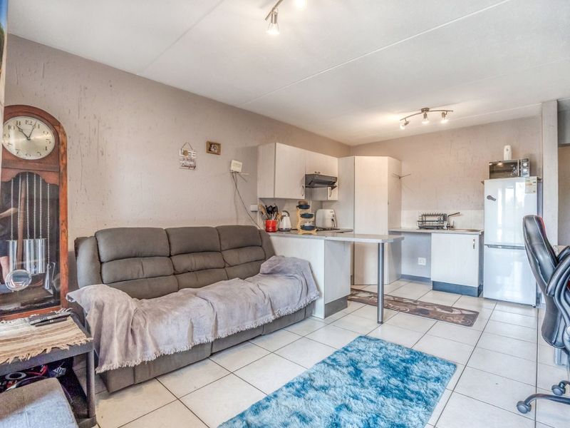 Apartment For Sale in Ferndale - Photo 3