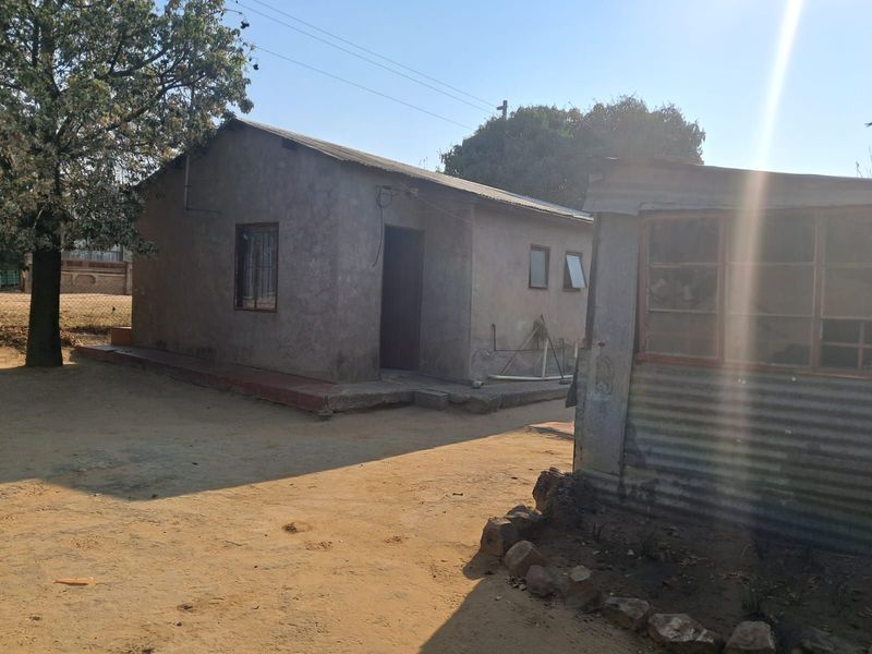 House For Sale in Phagameng - Photo 2