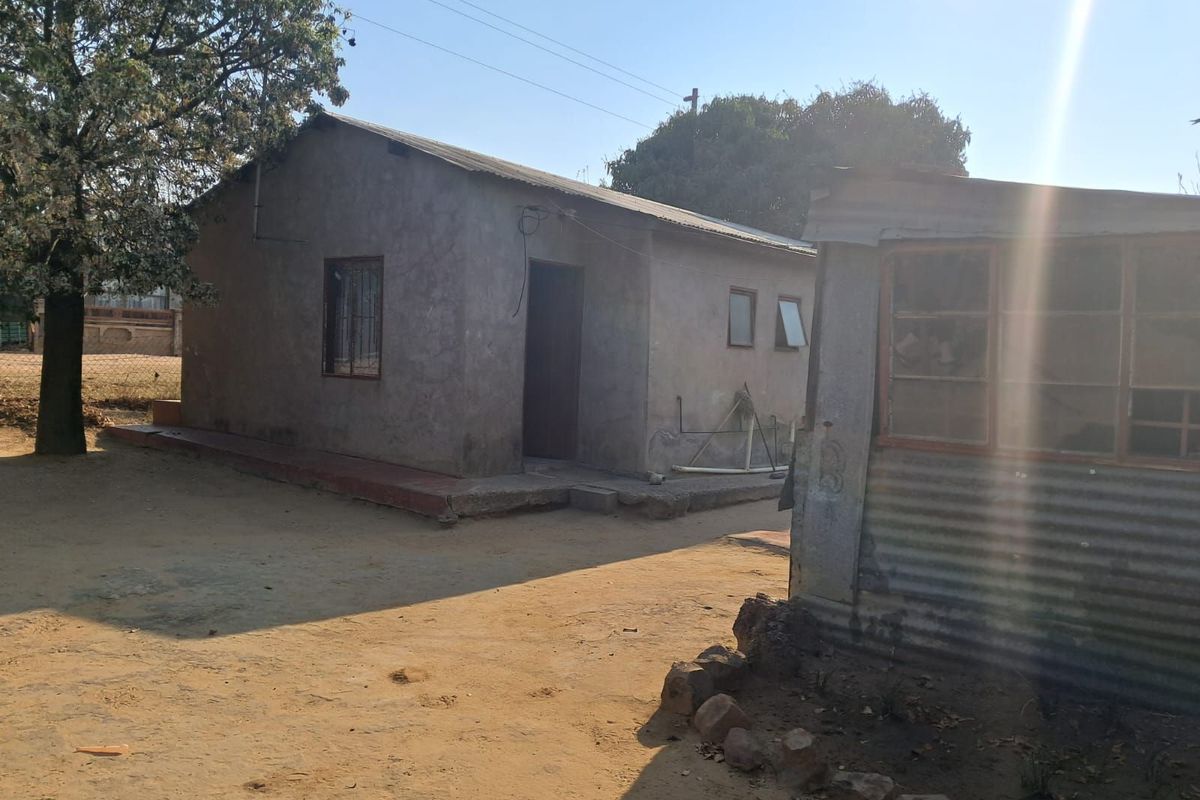 House For Sale in Phagameng - Photo 2