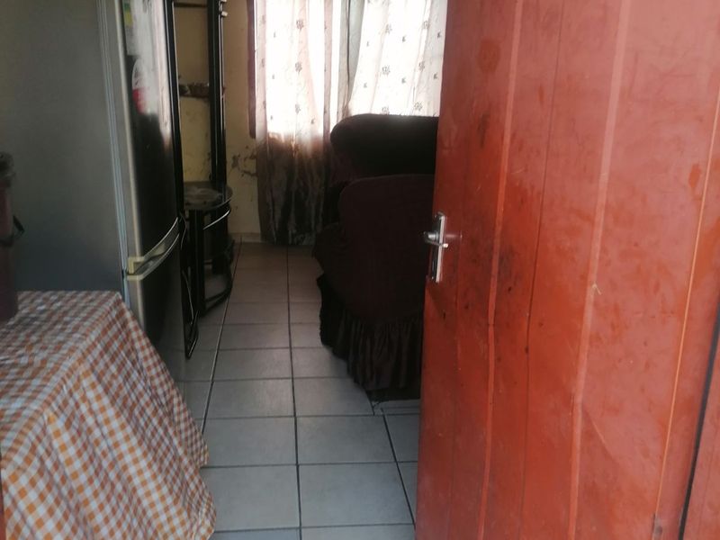 House For Sale in Phagameng - Photo 4