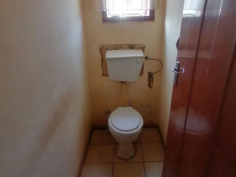House For Sale in Phagameng - Photo 9