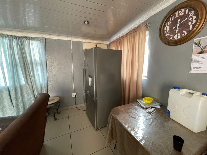 House For Sale in Roodepan - Photo 5