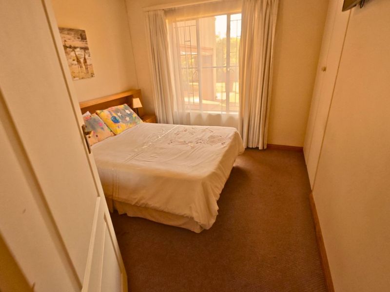 House For Sale in Weltevreden Park - Photo 8