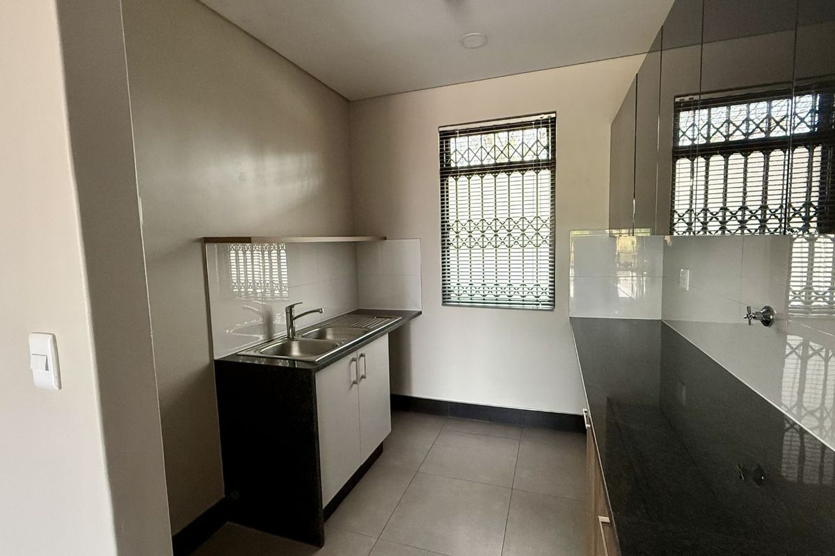 Apartment For Sale in Menlo Park - Photo 4