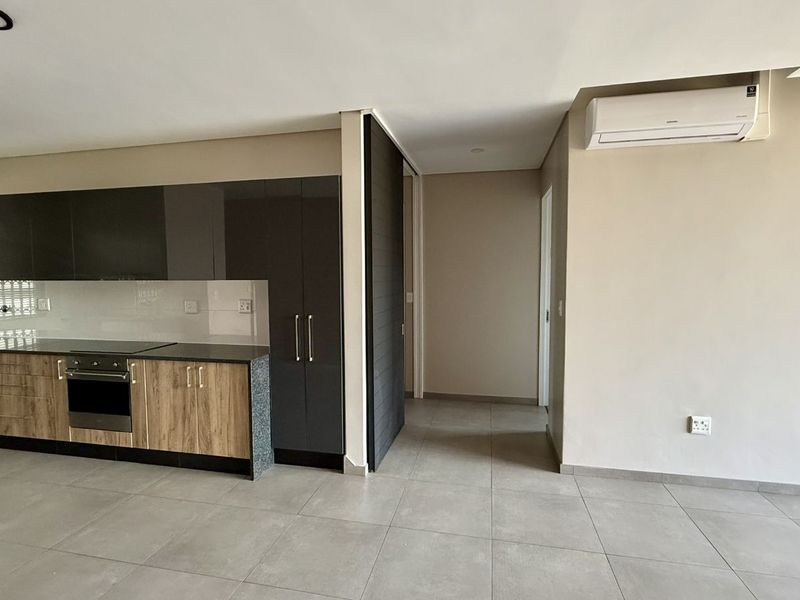 Apartment For Sale in Menlo Park - Photo 5