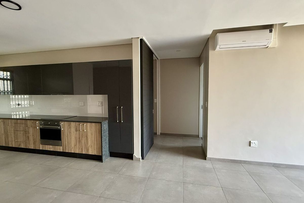 Apartment For Sale in Menlo Park - Photo 5