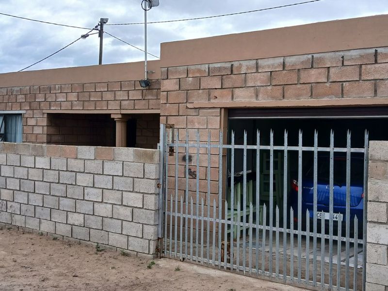 House For Sale in Kwanonqaba - Photo 2