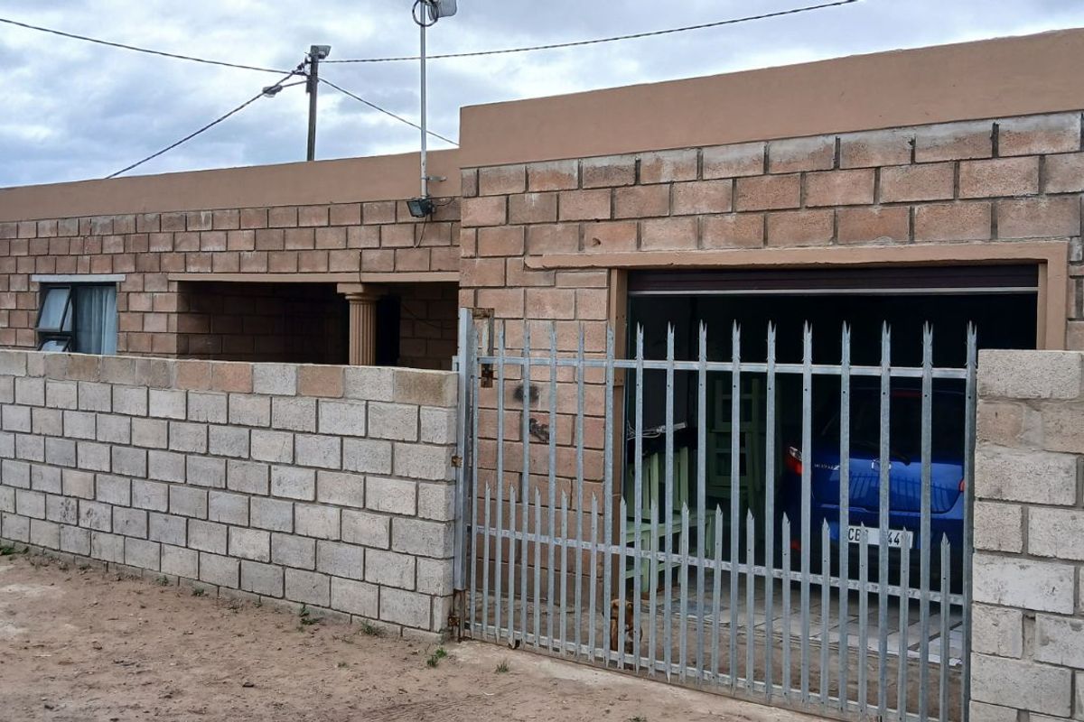 House For Sale in Kwanonqaba - Photo 2