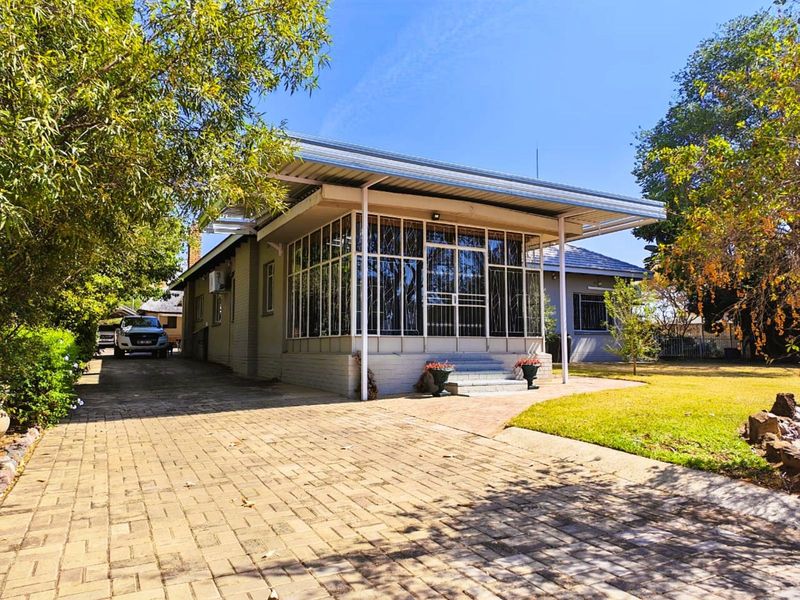 House For Sale in Modimolle Central - Photo 2