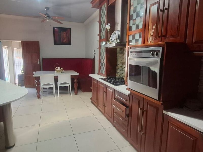 House For Sale in Bendor - Photo 10