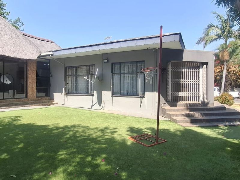 House For Sale in Bendor - Photo 2