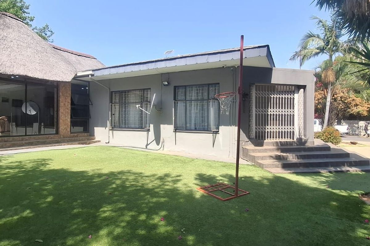 House For Sale in Bendor - Photo 2