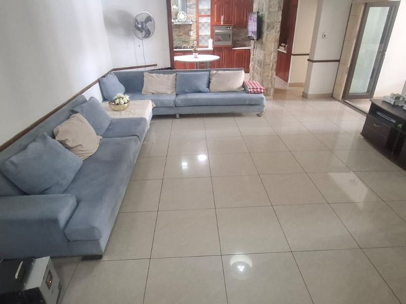 House For Sale in Bendor - Photo 8